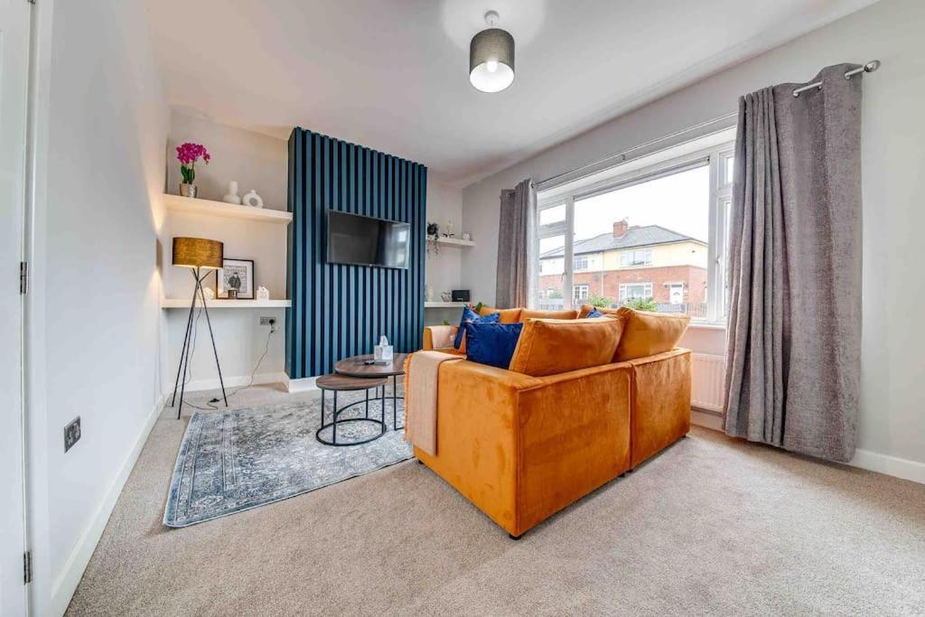 The Collier's Rest: 3 Bed In South Yorks With Parking & Garden.